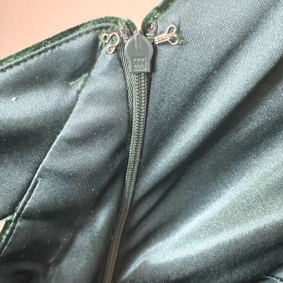 Revelry Atherna Velvet Halter Gown Size 4 Green Open Back Maxi Formal Dress Prom - Picture 10 of 11